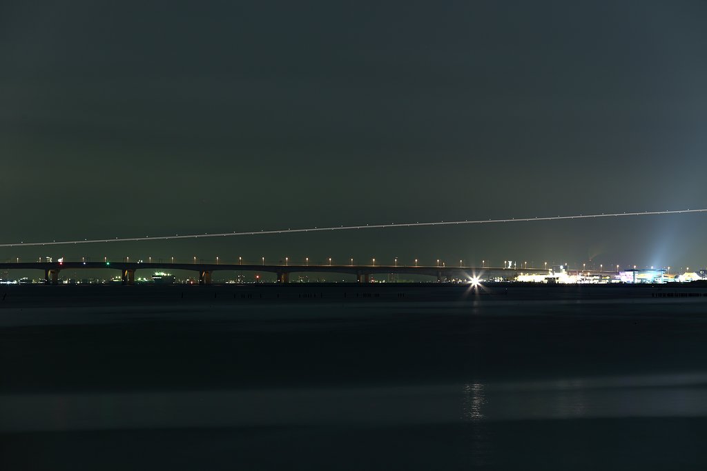 着陸の光跡