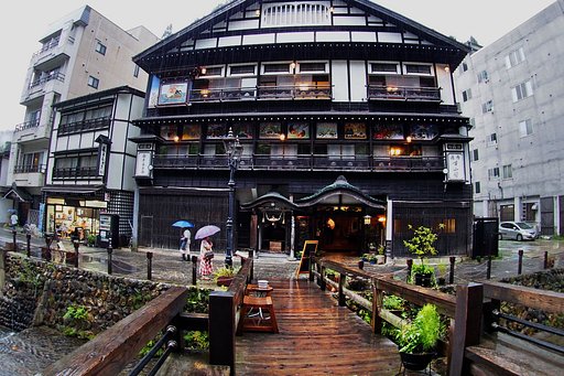 どしゃぶりの待ち合わせ。