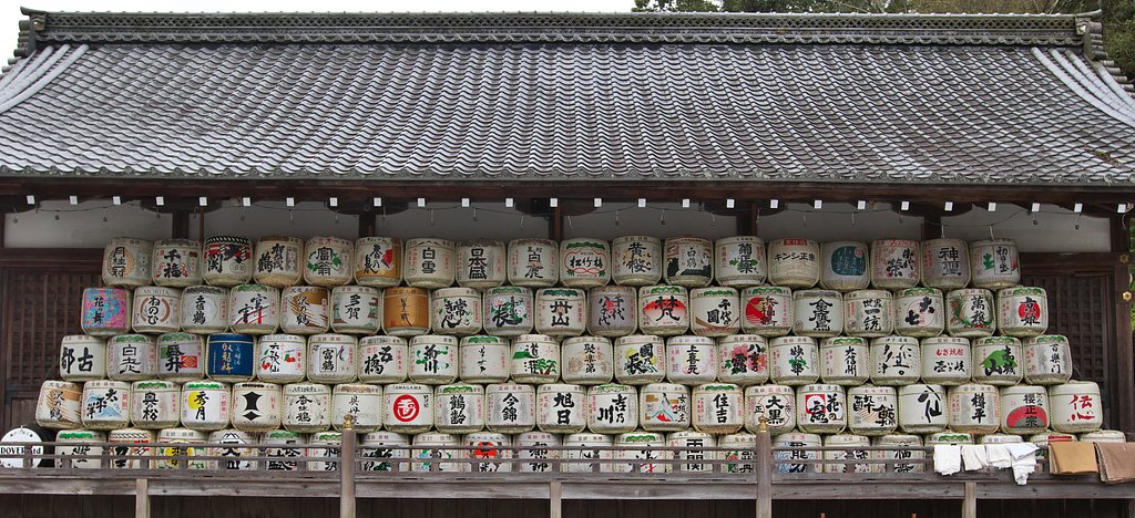 松尾大社の神輿庫