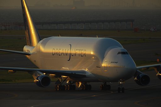 747LCFの夕景