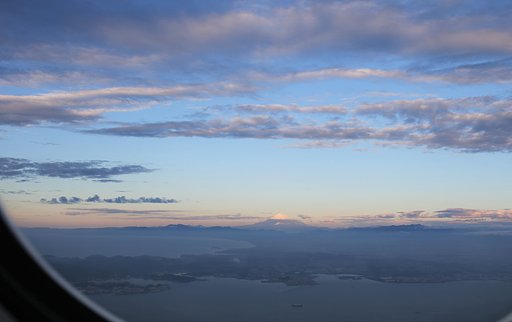 東京湾上空の朝