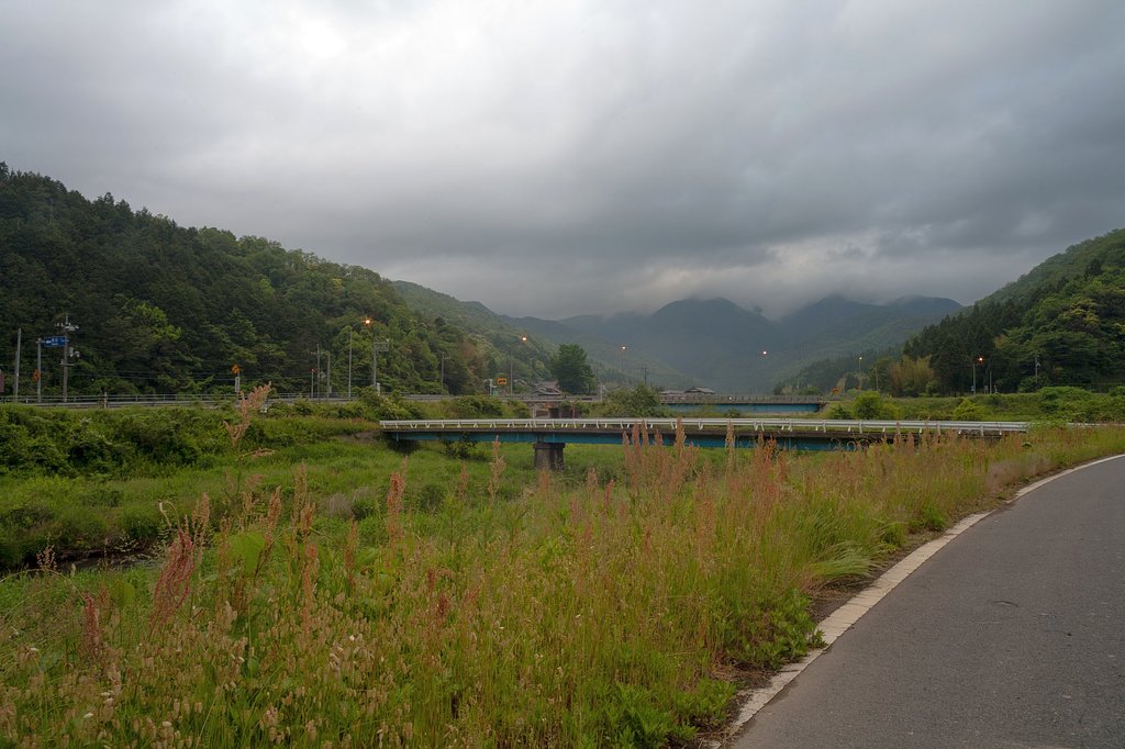 暗い曇り空の朝・・。