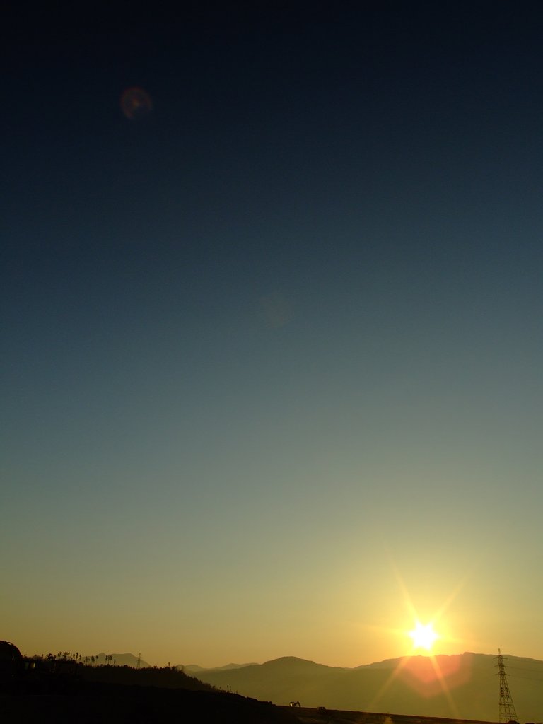 快晴の朝日