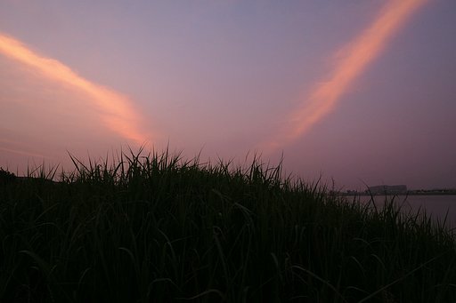 雲二筋赤く－２