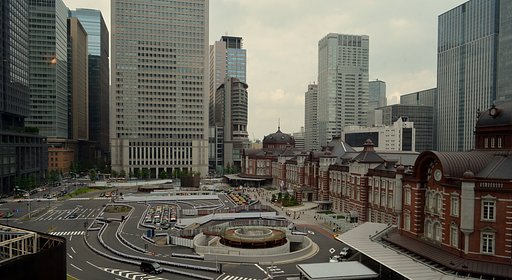 東京駅丸の内側  都市広場へ