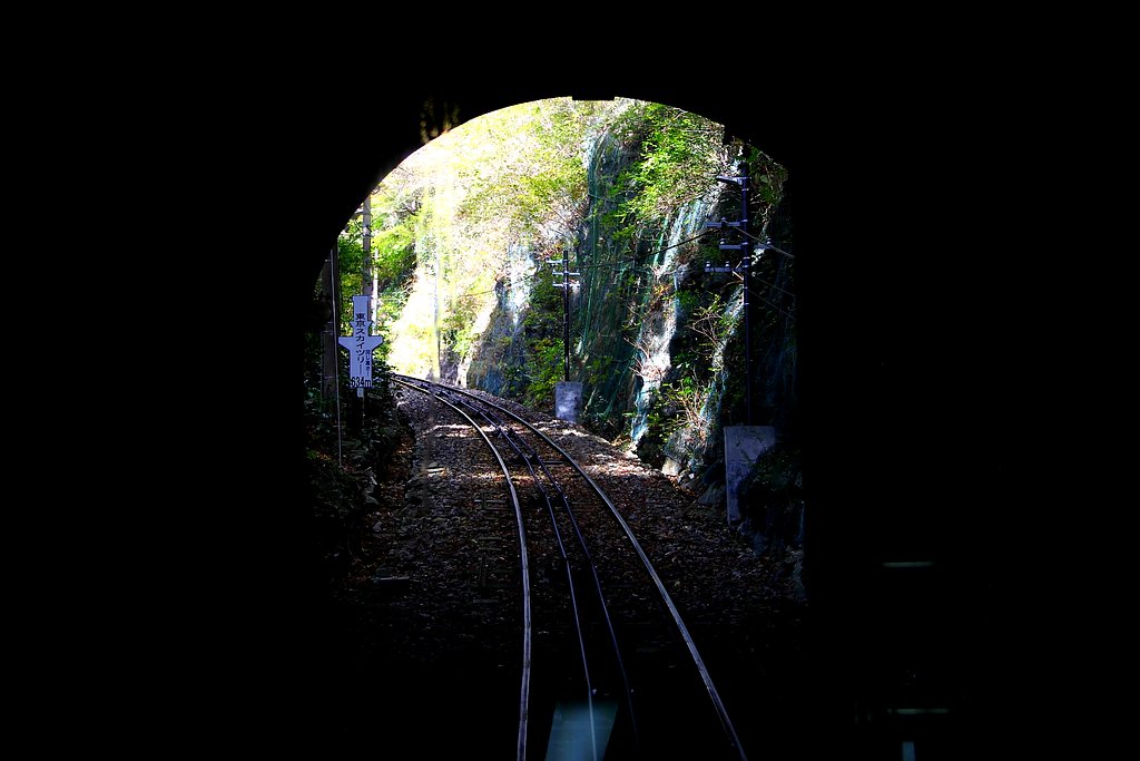 トンネル