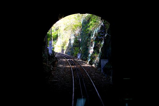 トンネル