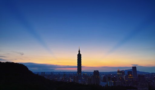 台北101　夕方