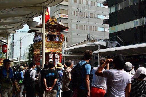 祇園祭　河原町通にて