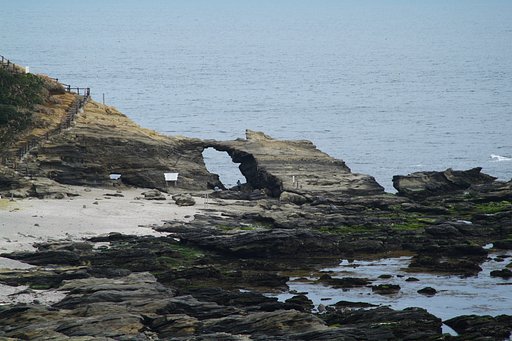 城ヶ島の「岩の洞門」