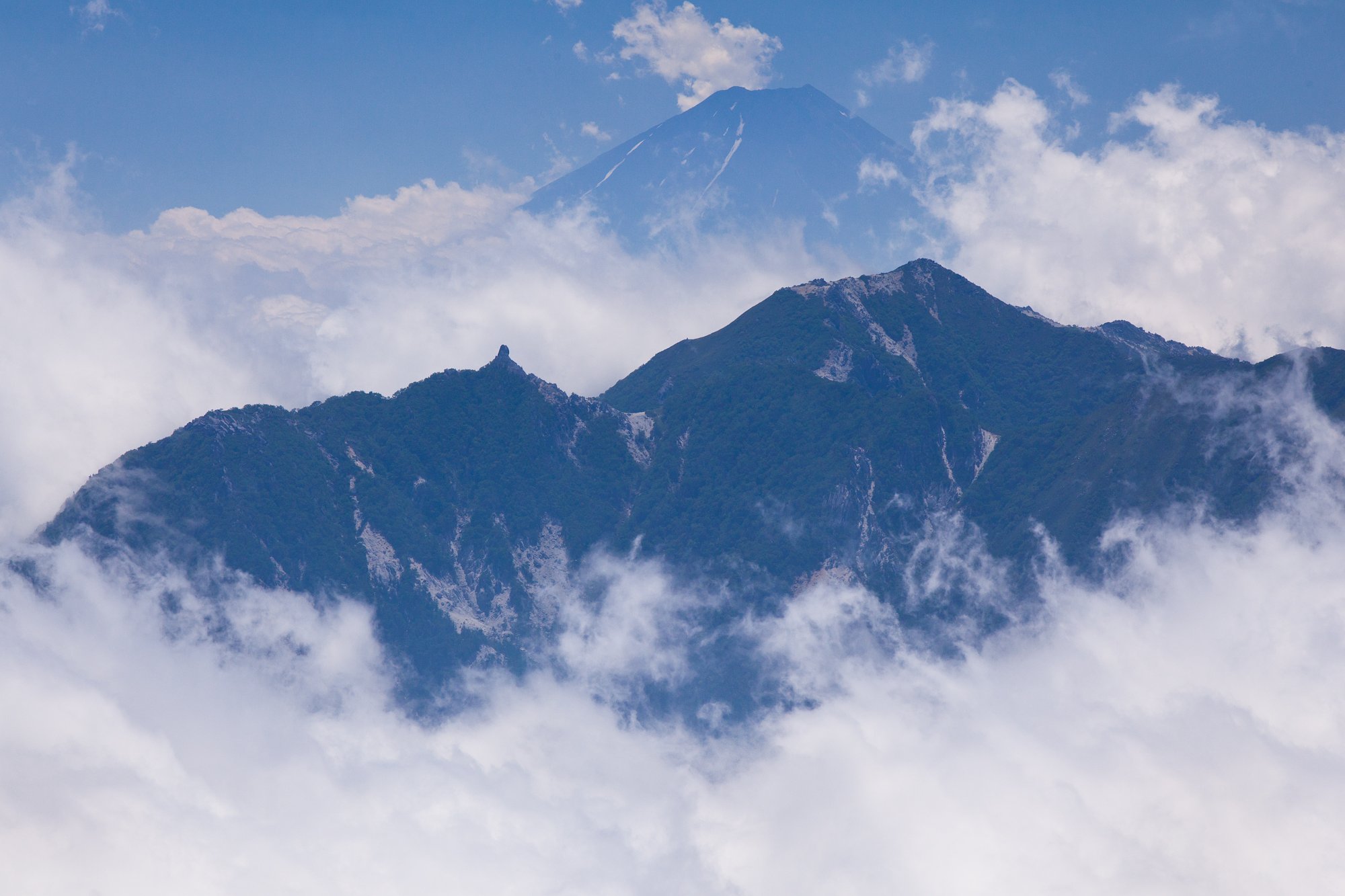 山頂より