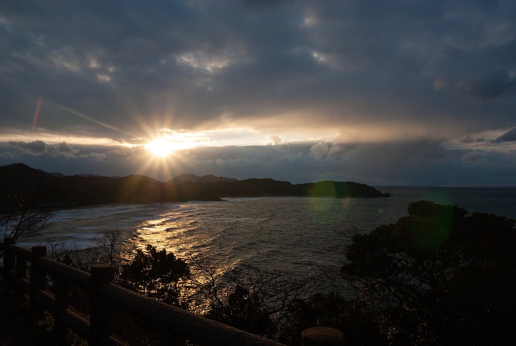 冬の日本海の夕暮れ。