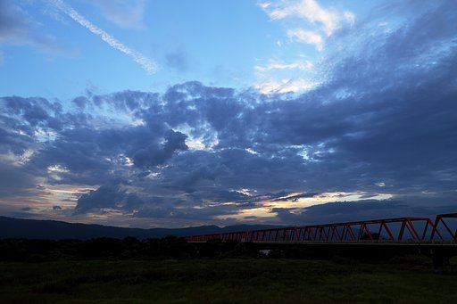 遠き山に陽は落ちて