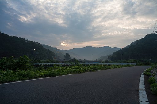 複雑な雲の朝。