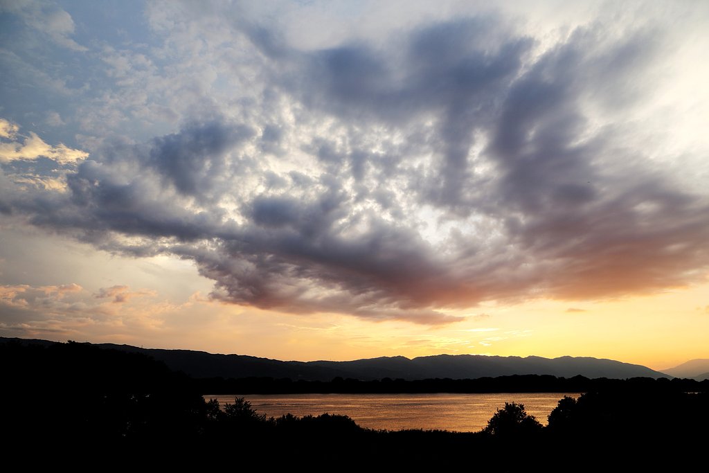 焼けきれない夕焼け
