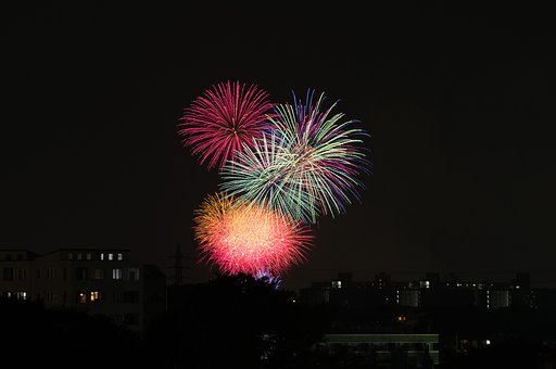 あちこちで花火大会