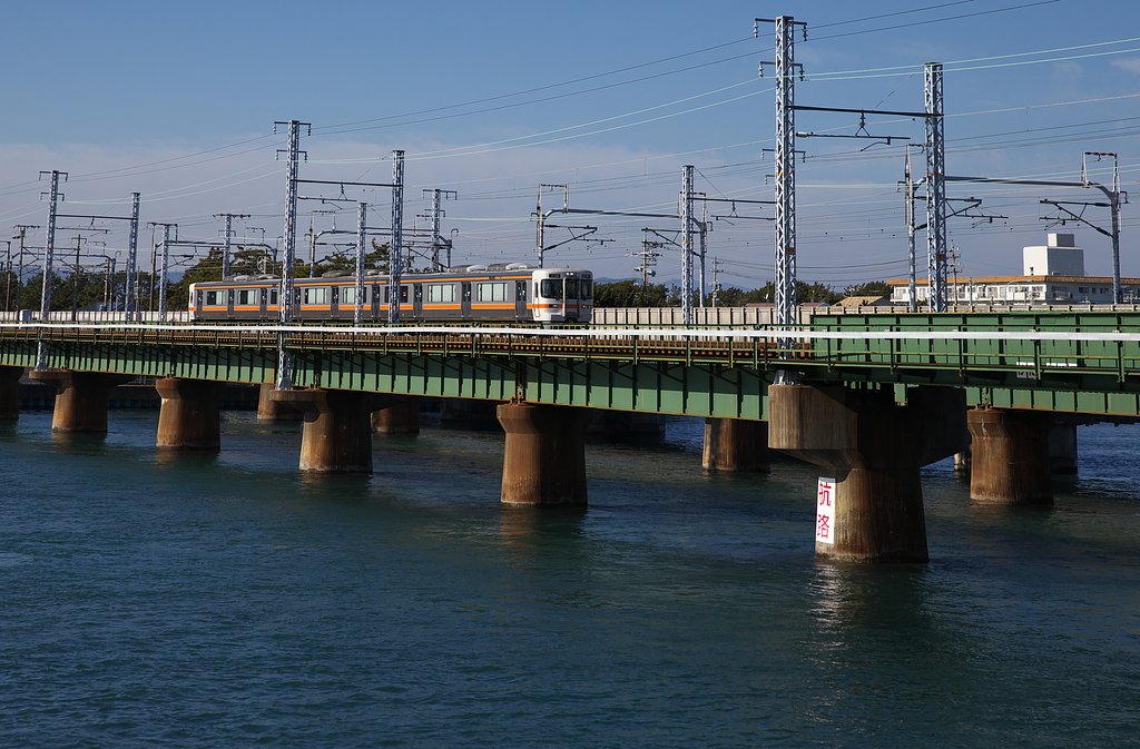 東海道本線　浜名湖弁天島付近