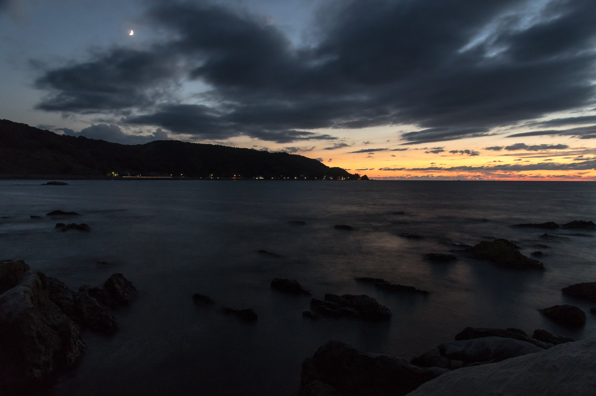 日没後の海