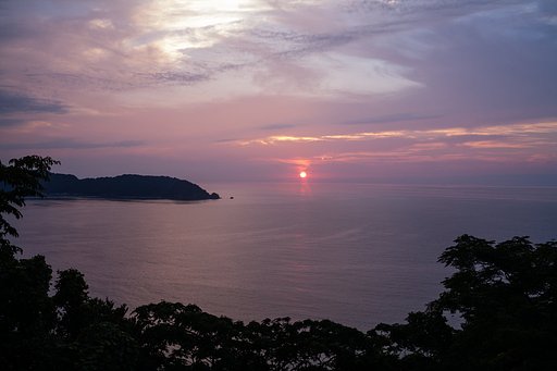 日本海の夕焼け・・。