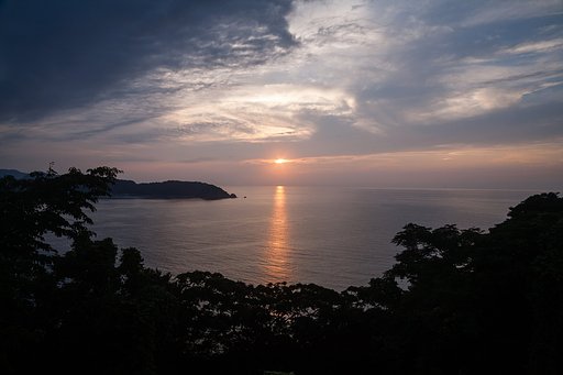 日本海の夕焼け-1。