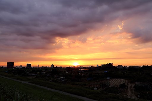 朝日昇る