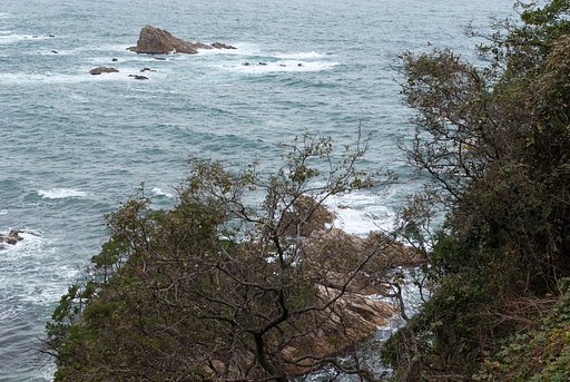 田後部落の奥から最初に足元に見える島。