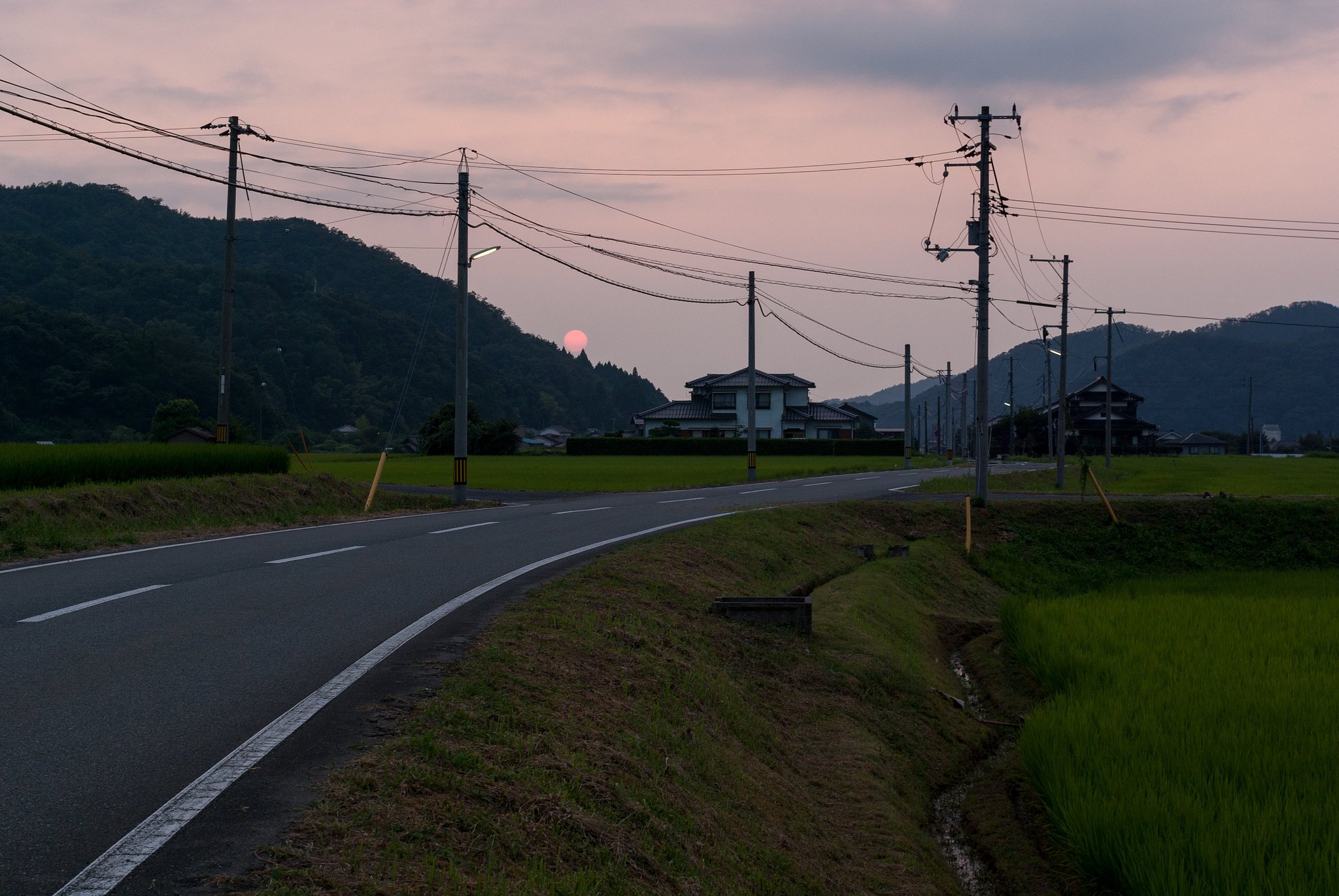 岩井温泉のしも辺りに日の入り。