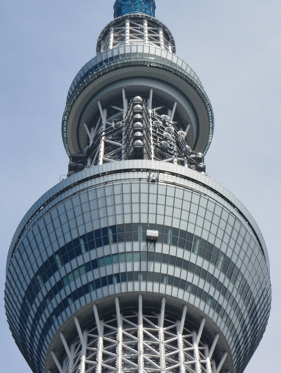 東京スカイツリー　窓清掃のゴンドラ