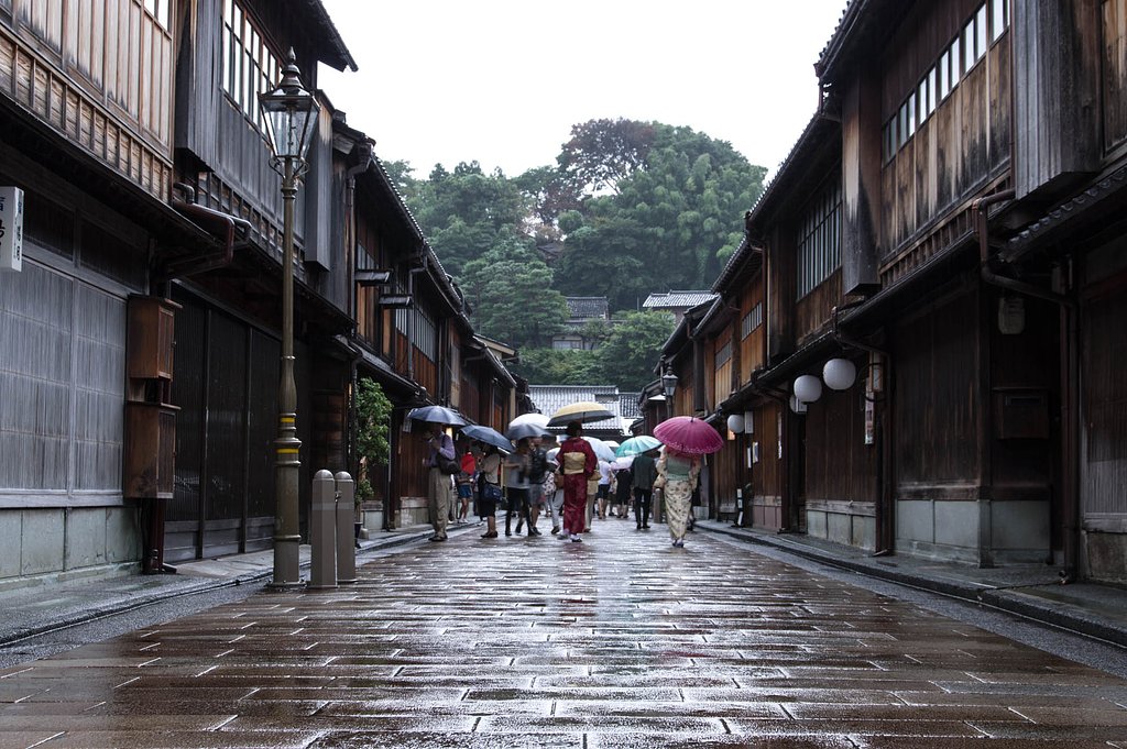 雨の古都