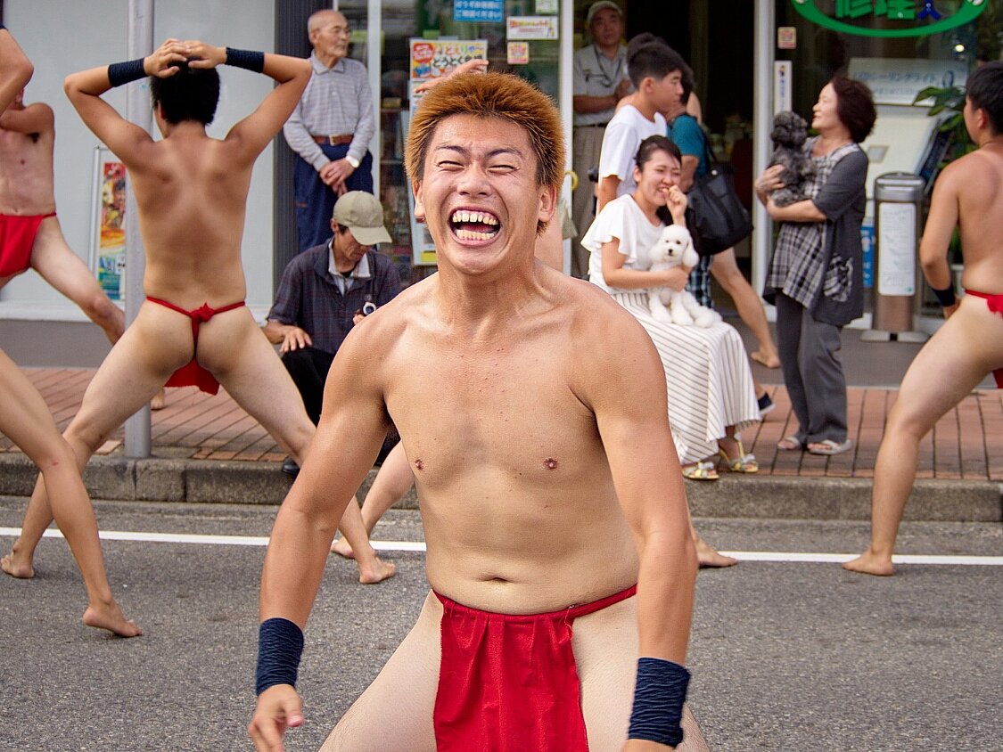【笑】A laugh calls peace!﻿
