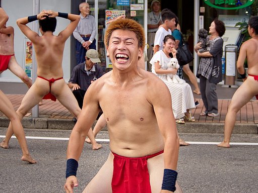 【笑】A laugh calls peace!﻿