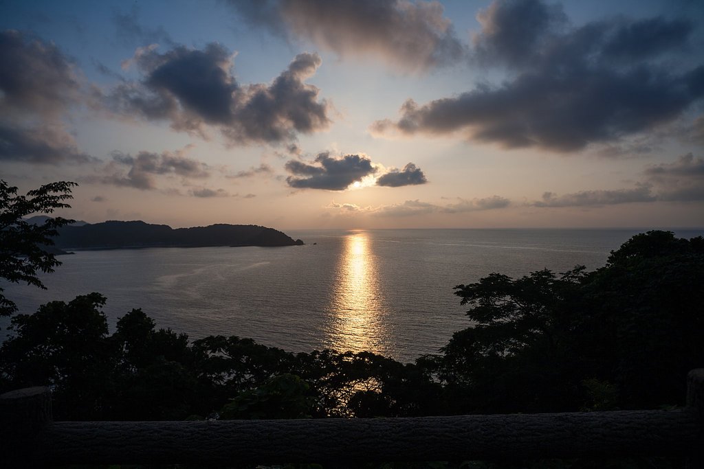 陸上岬からの夕焼け-2。