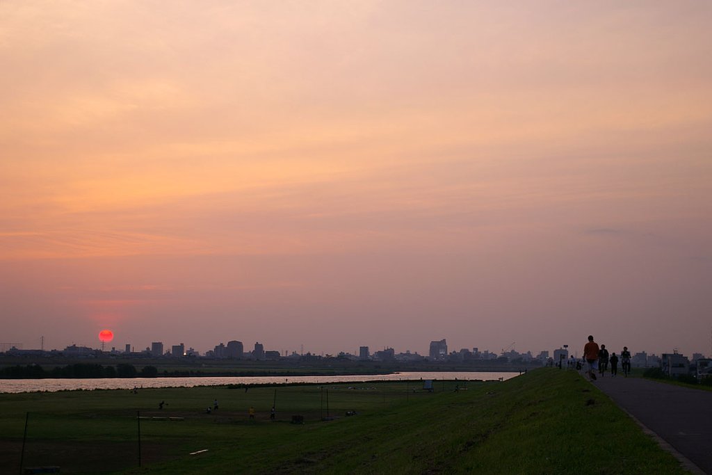 沈む夕日を見ながら