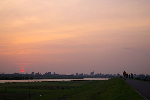 沈む夕日を見ながら