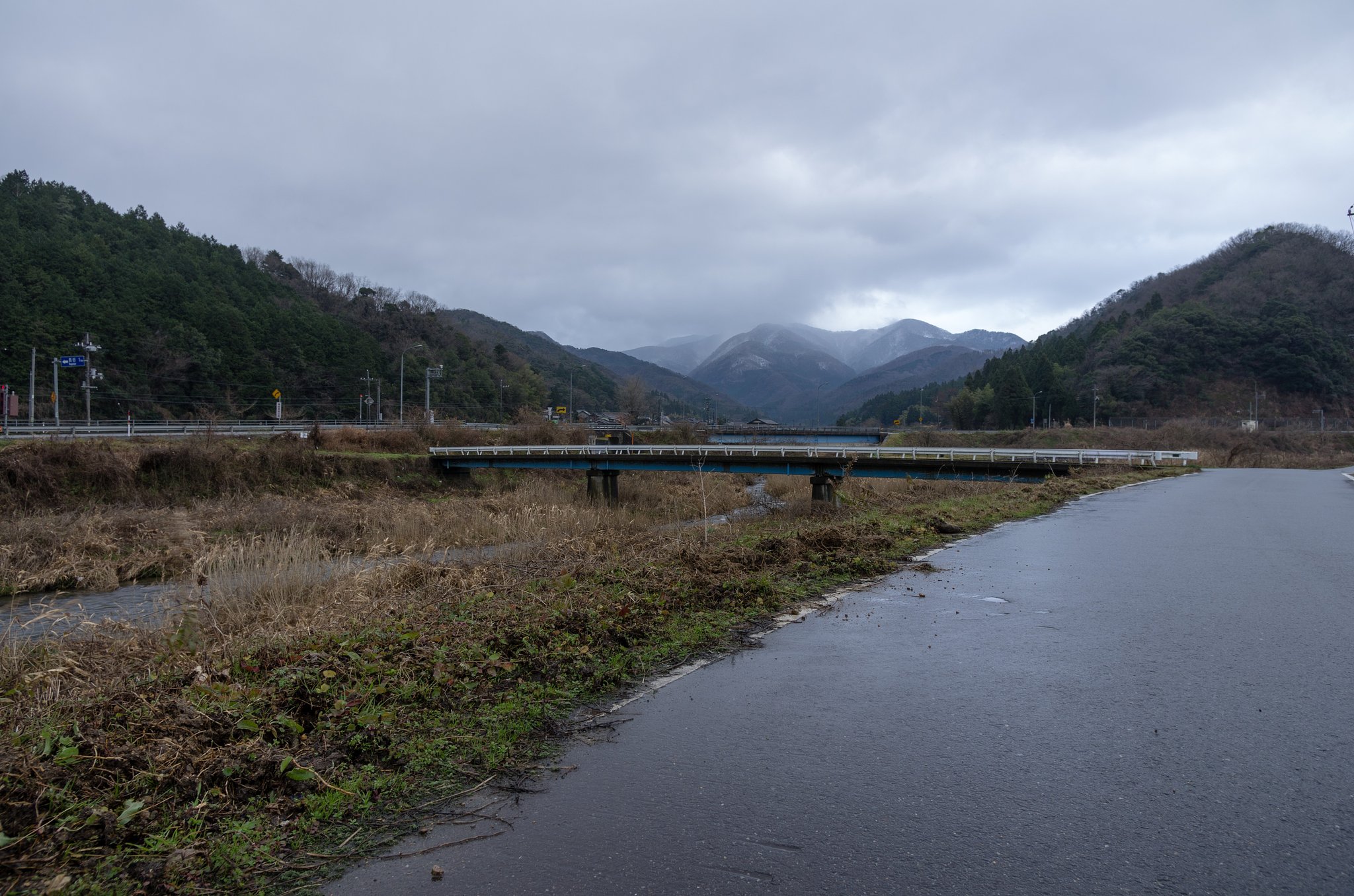 霙に。