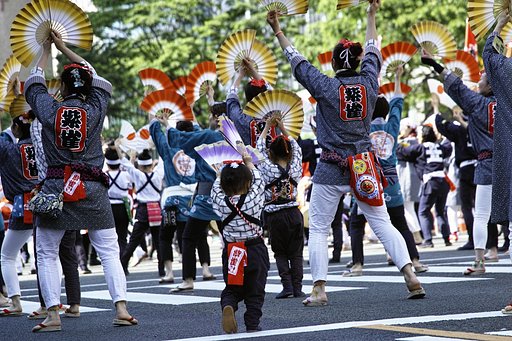 すずめ踊り