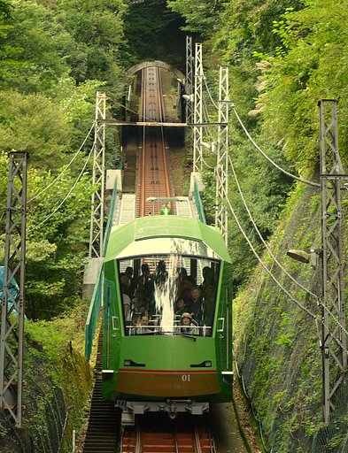 大山ケーブルカー新型車両