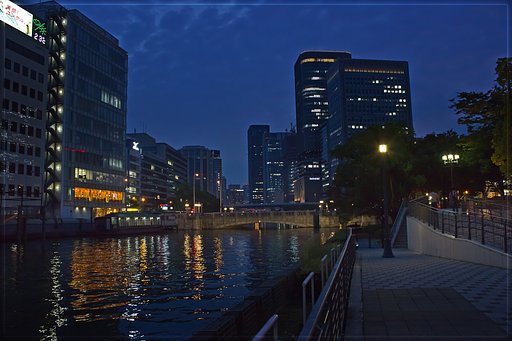 秋の夕べ「水都中之島」 逆視野