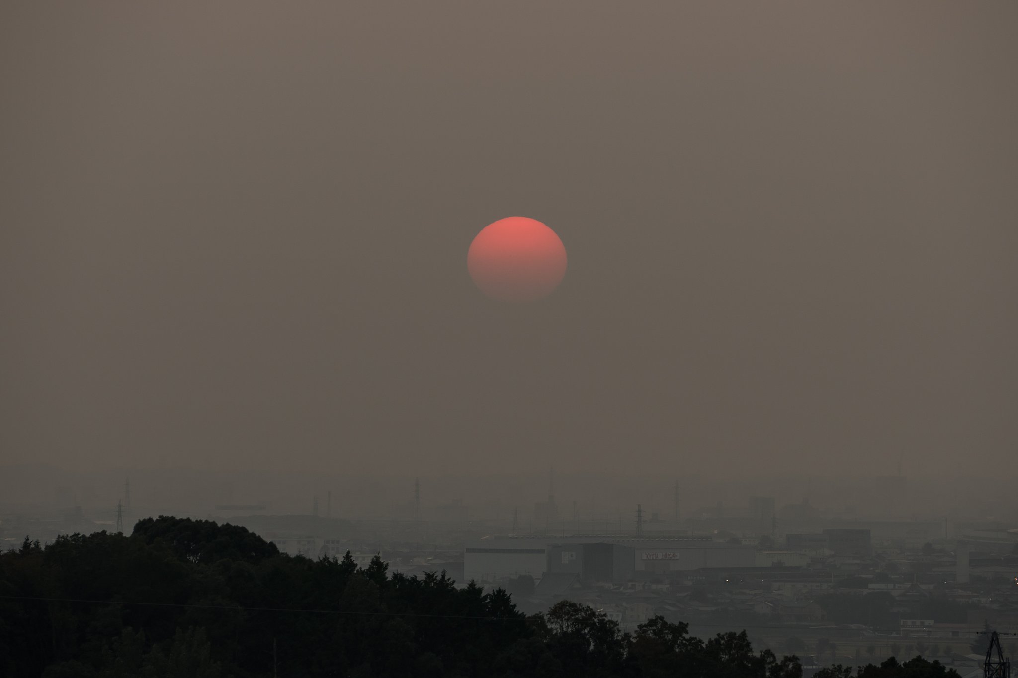 秋霞に沈む