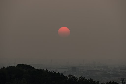 秋霞に沈む