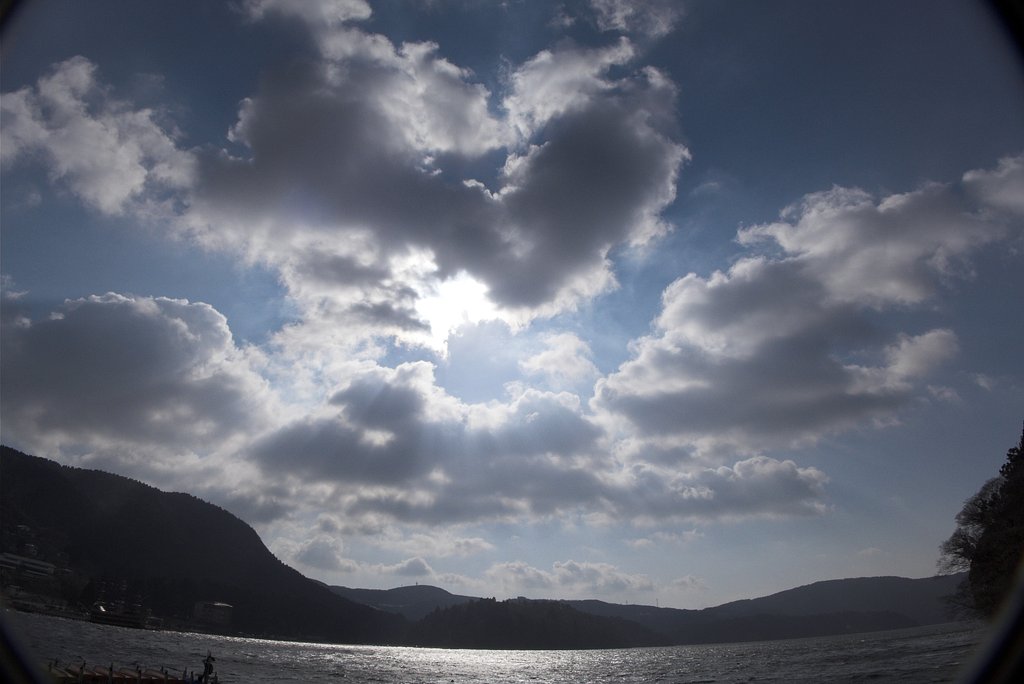 DC VARIO-SUMMILUX 1:1.4-2.3 / 4.7-17.7 + RICOH DW-4(x0.8) ※35mm換算で約19mm相当