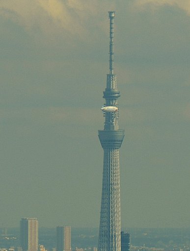 東京スカイツリーと飛行船