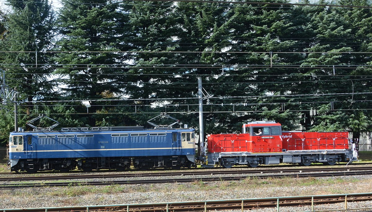 ＥＦ６５５３５とＨＤ３００１９重連走行