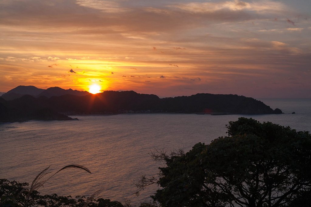 陸上岬からの夕日。