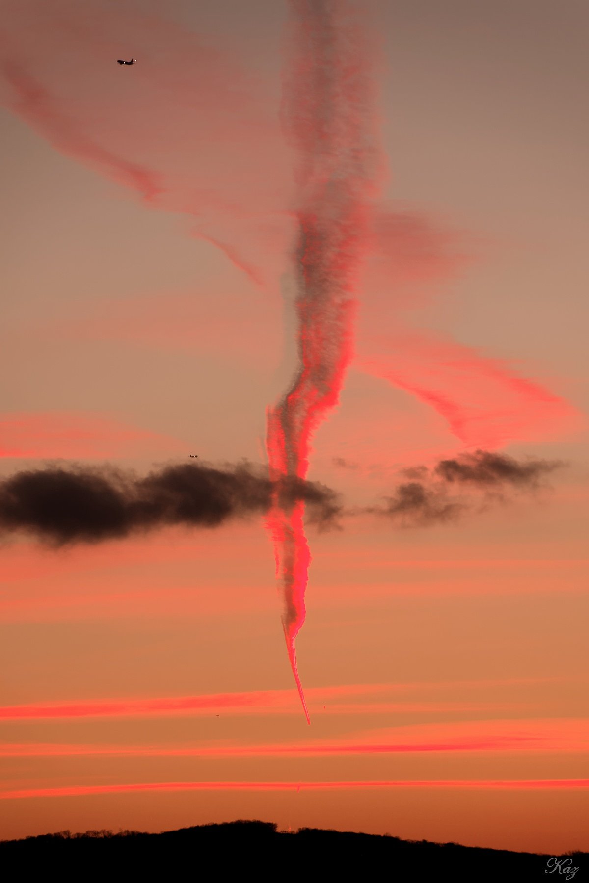 天高く雲燃ゆる秋