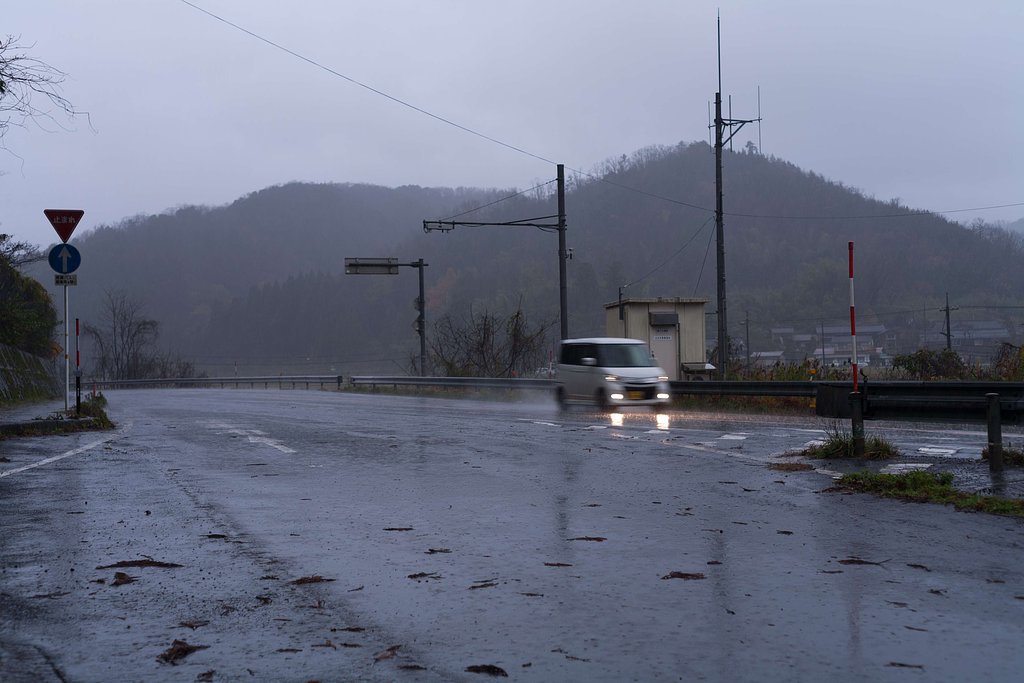 大雨-2。