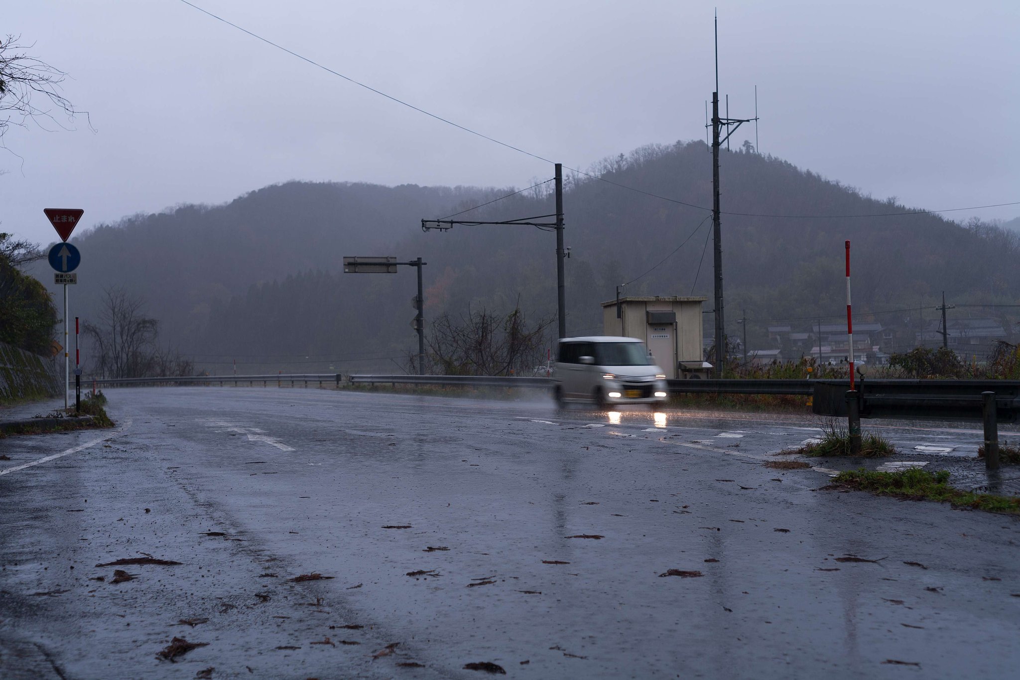 大雨-2。