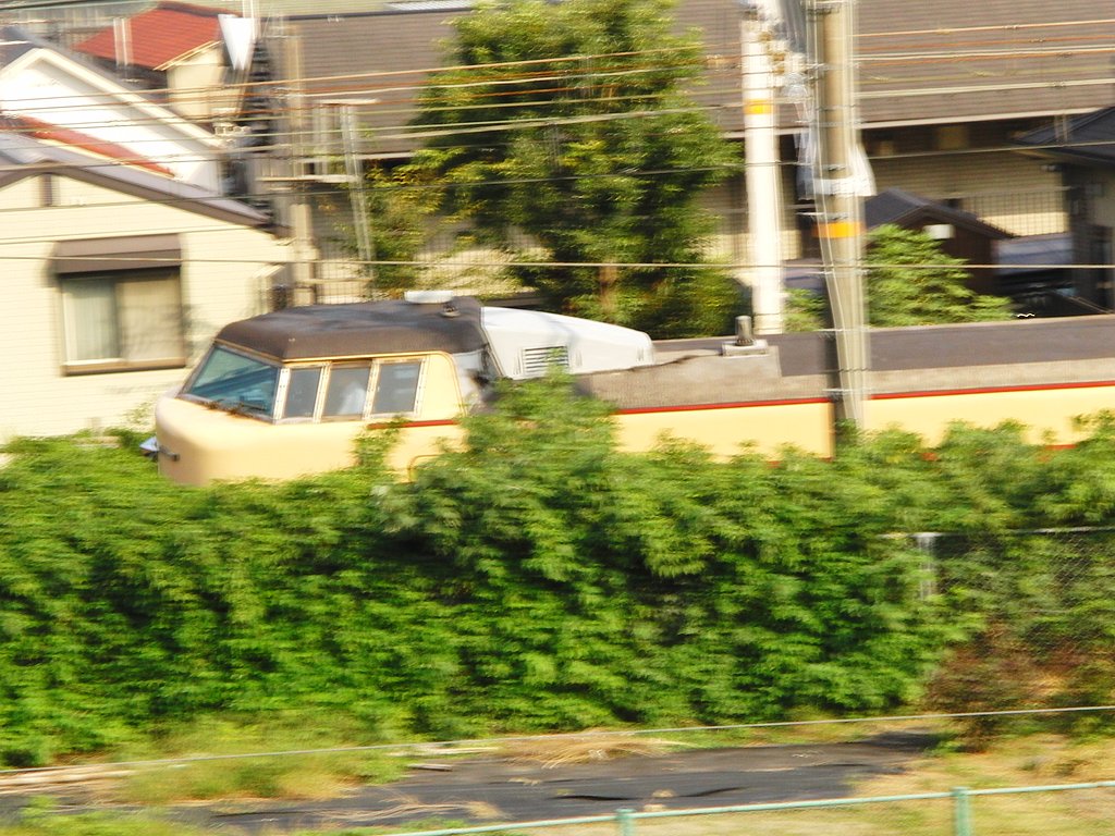 古い機種ですが列車を・・・