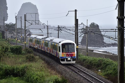 海辺の電車　3
