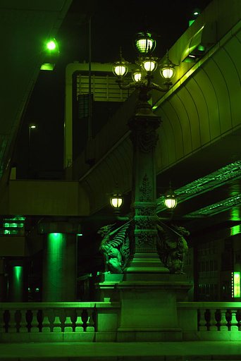 MATRIX風な日本橋の夜